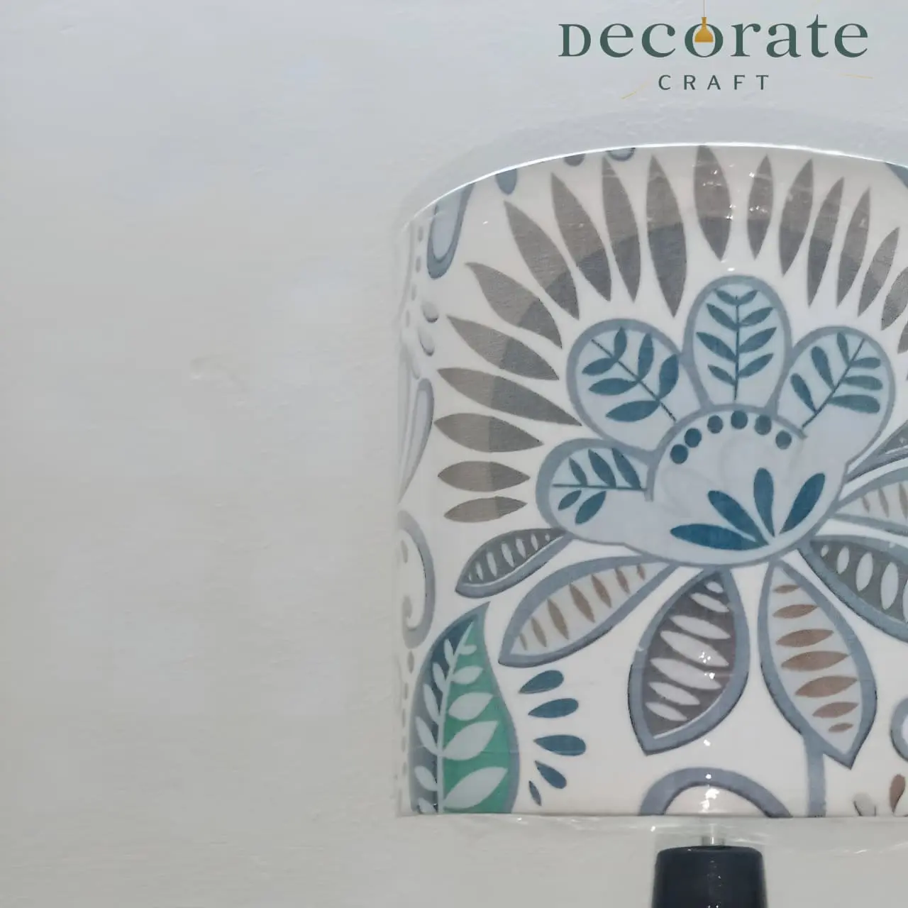 Premium Printed Mahogany Table Lamp - Image 2